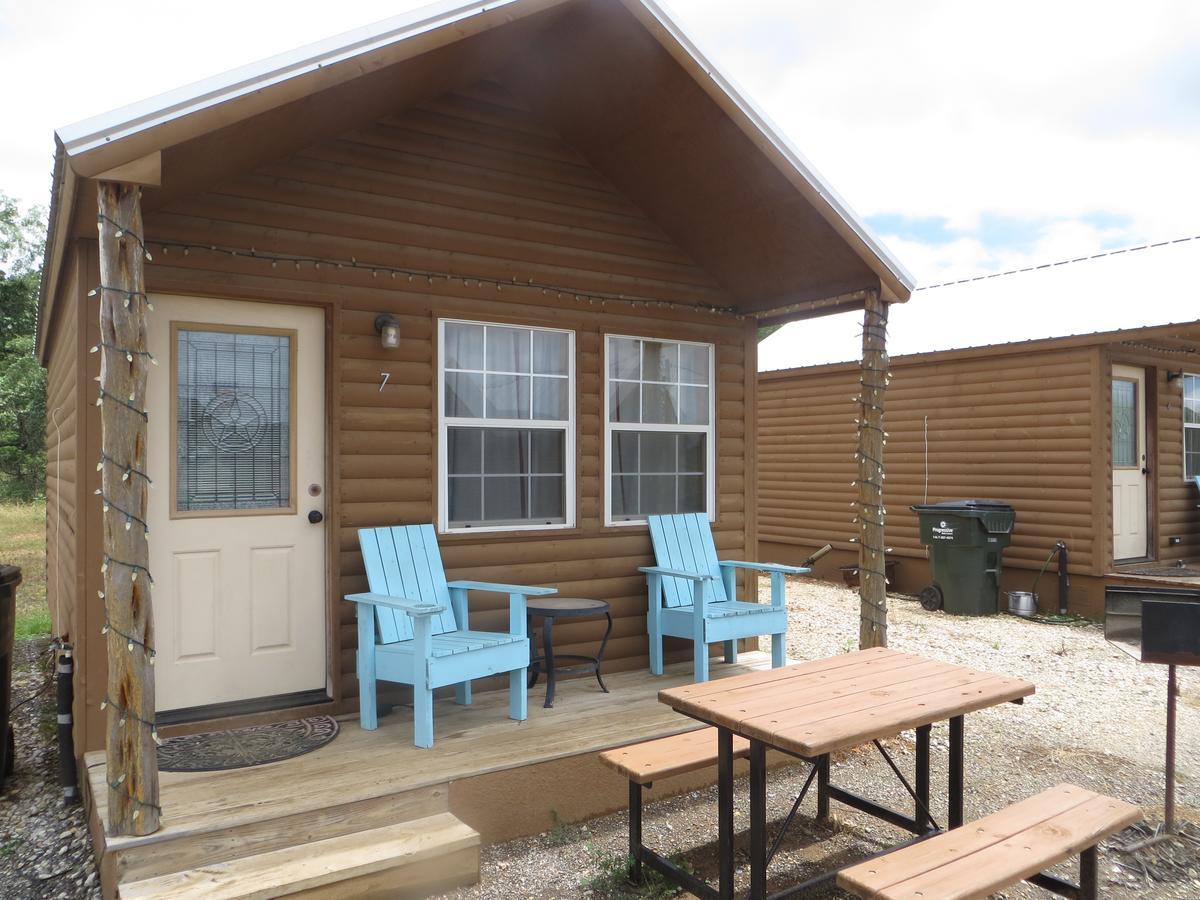 All Tucked Inn Cabins Stockdale 외부 사진