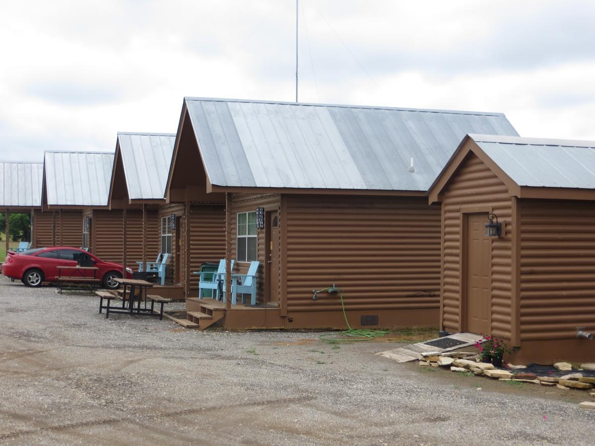 All Tucked Inn Cabins Stockdale 외부 사진