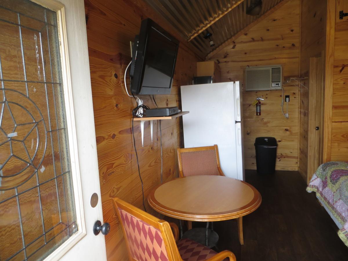 All Tucked Inn Cabins Stockdale 외부 사진
