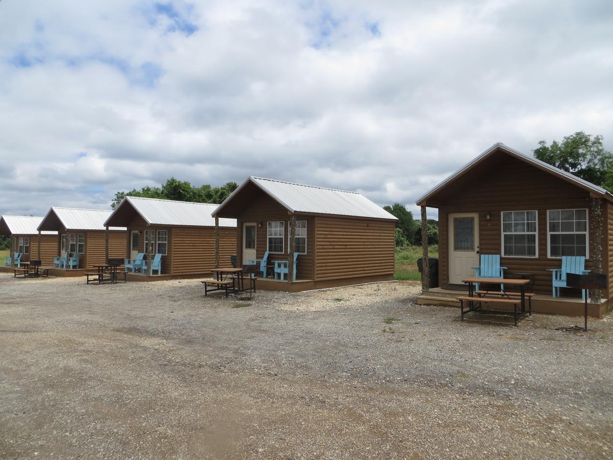 All Tucked Inn Cabins Stockdale 외부 사진